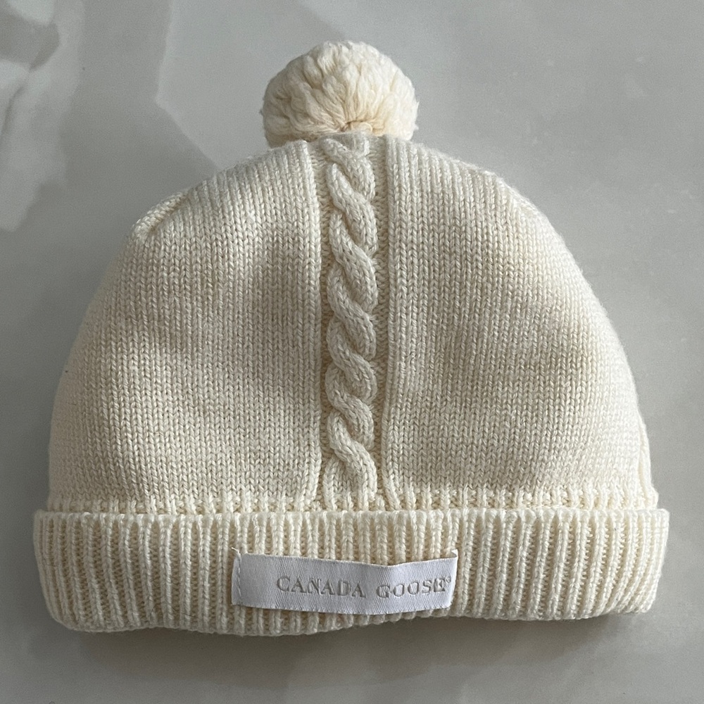 Canada Goose Merino Wool Winter Toque Ivory Cable Knit Beanie Pom-Pom Child Hat. - Picture 9 of 9